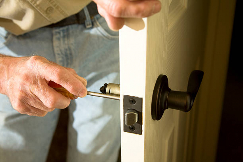 Conserto de Fechadura de Porta Água Funda - Conserto de Fechaduras de Portas SP