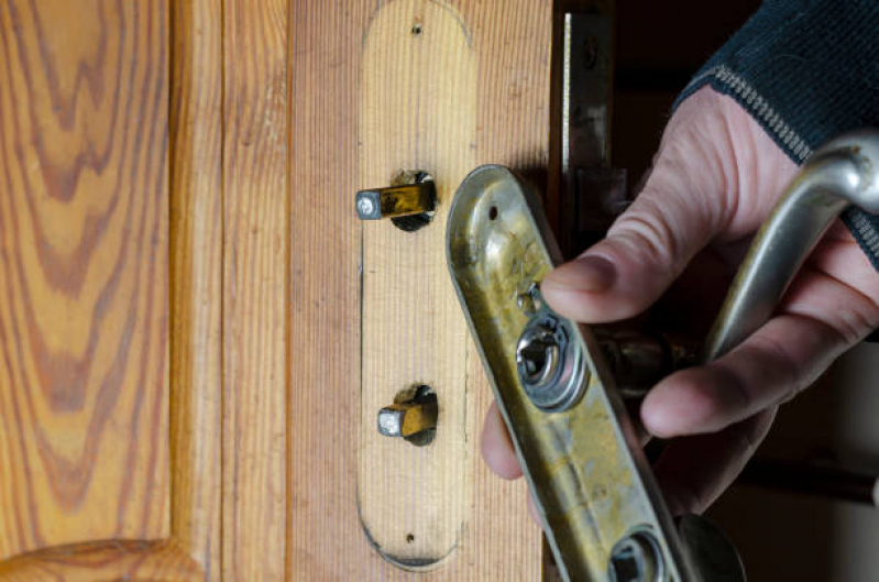 Troca do Miolo da Fechadura Preço Água Funda - Troca de Fechadura de Porta SP